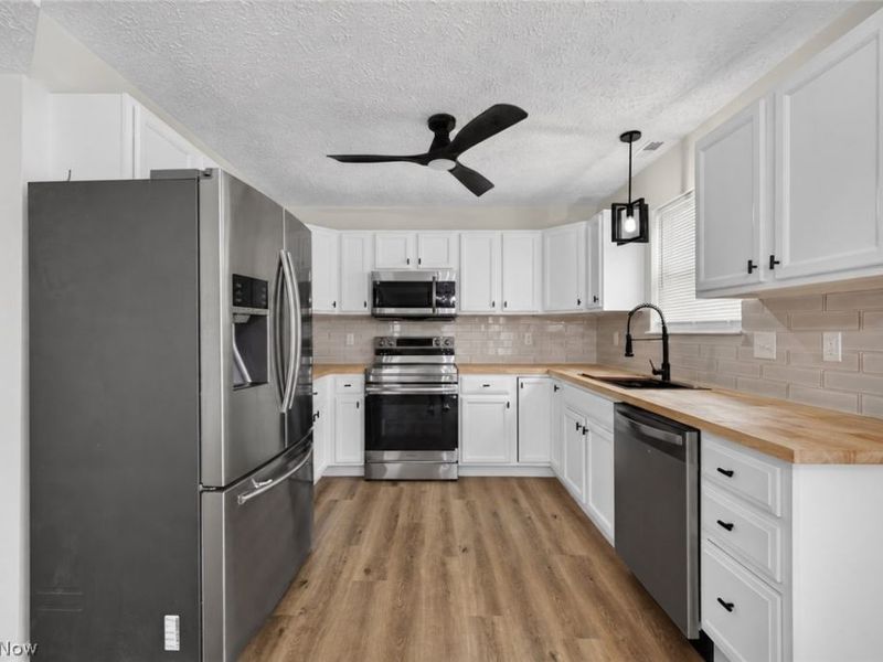 1115 Oxford Circle, Akron, OH 44312 Photo 16