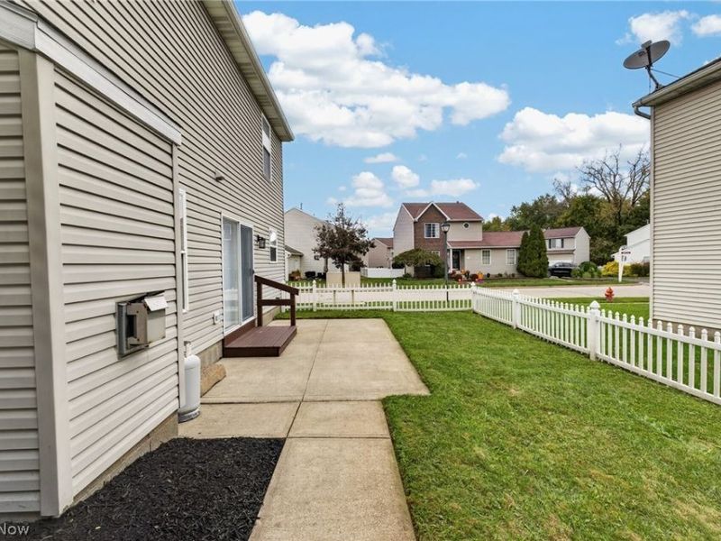 1115 Oxford Circle, Akron, OH 44312 Photo 6
