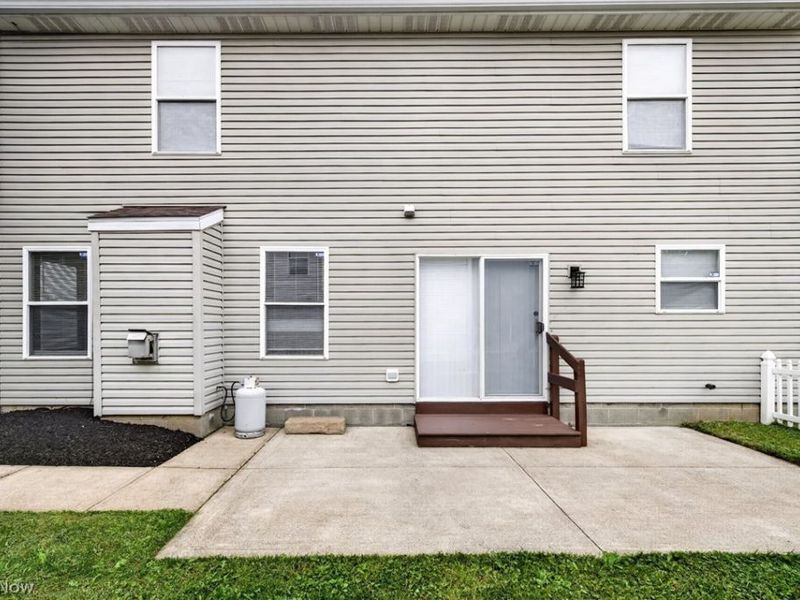 1115 Oxford Circle, Akron, OH 44312 Photo 7