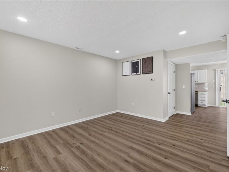 1115 Oxford Circle, Akron, OH 44312 Photo 9