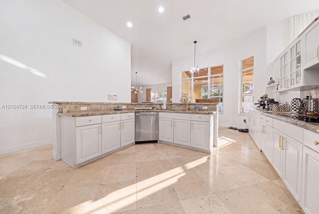 5750 SW 67th Ave , Miami, FL 33143 Photo