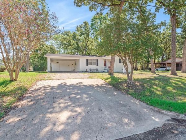 1310 Woodland Drive , Canton, TX 75103