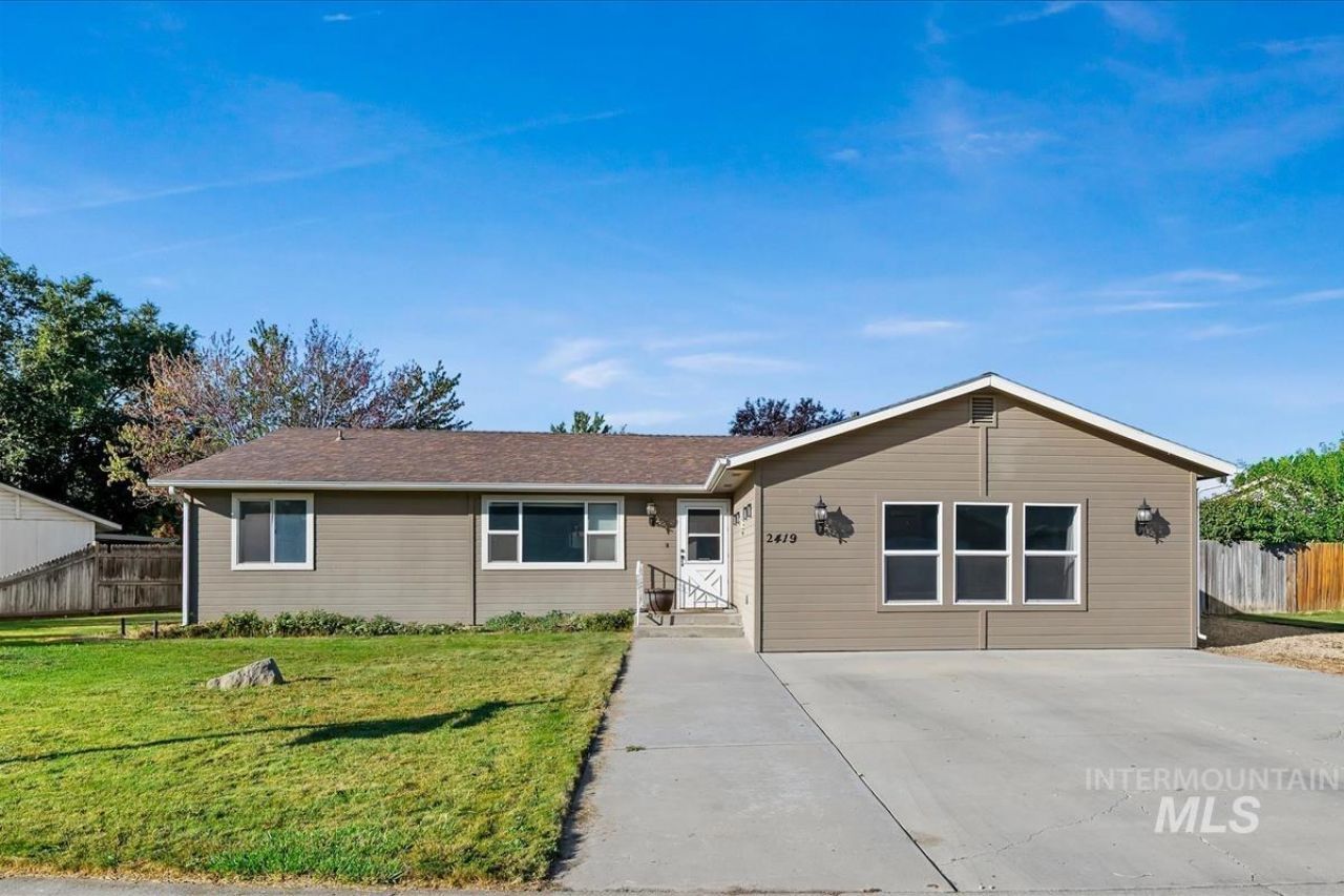 2419 Sagittarius Dr, Nampa, ID 83651 Main Photo