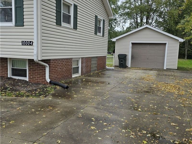 10004 Mccallum Avenue NE, Alliance, OH 44601 Photo 6