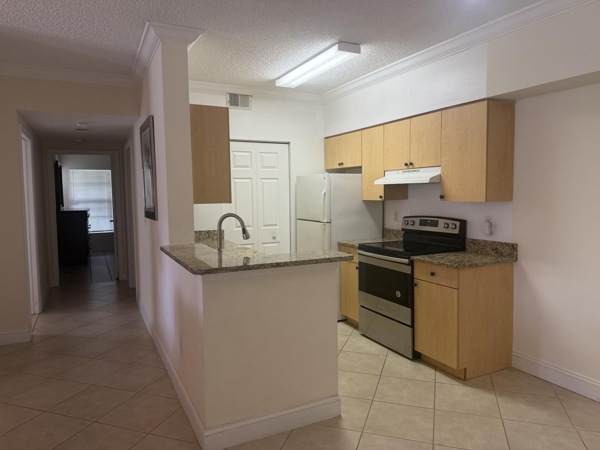 10282 S Fox Trail Road S, Unit 214, Royal Palm Beach, FL 33411 Photo