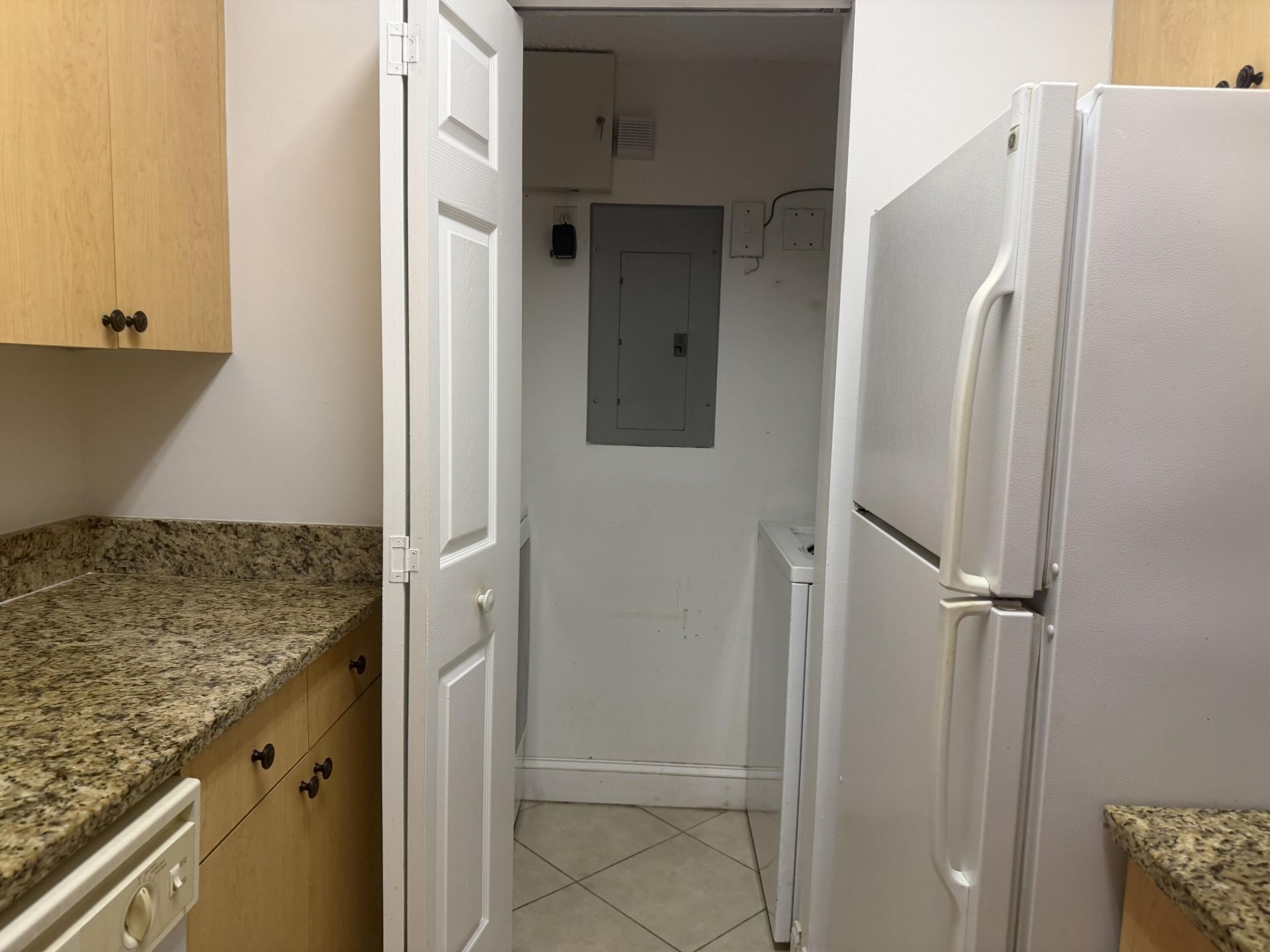 10282 S Fox Trail Road S, Unit 214, Royal Palm Beach, FL 33411 Photo