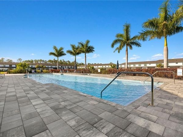 7384 Rockefeller DR , NAPLES, FL 34119