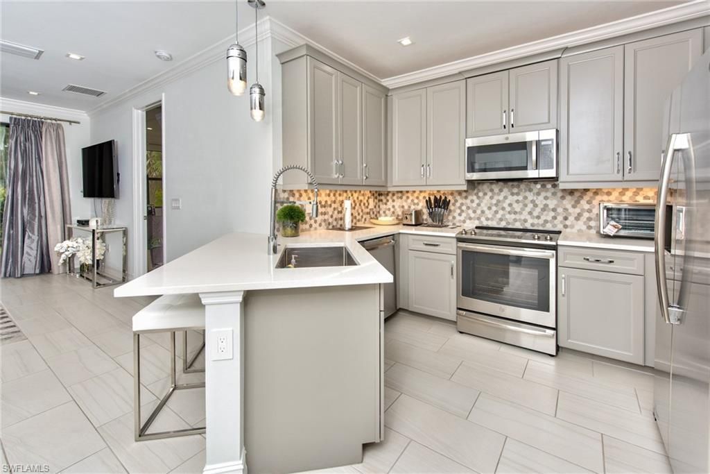 7384 Rockefeller Dr , Naples, FL 34119 Photo