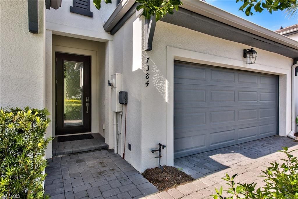 7384 Rockefeller Dr , Naples, FL 34119 Photo