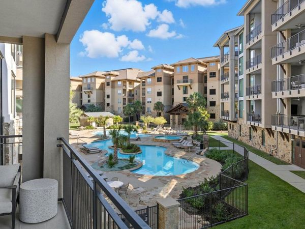 82 Island DR, Unit 8202, Horseshoe Bay, TX 78657