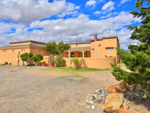 4013 Huron Drive NE, Rio Rancho, NM 87144