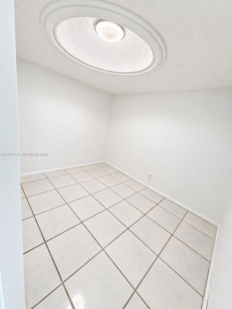 712 NE 26th Ave , Unit 712, Hallandale Beach, FL 33009 Photo