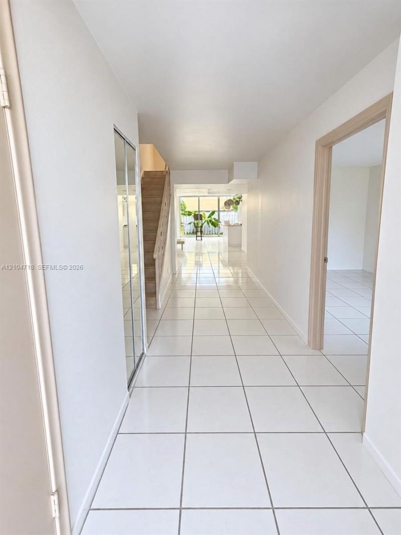 712 NE 26th Ave , Unit 712, Hallandale Beach, FL 33009 Photo