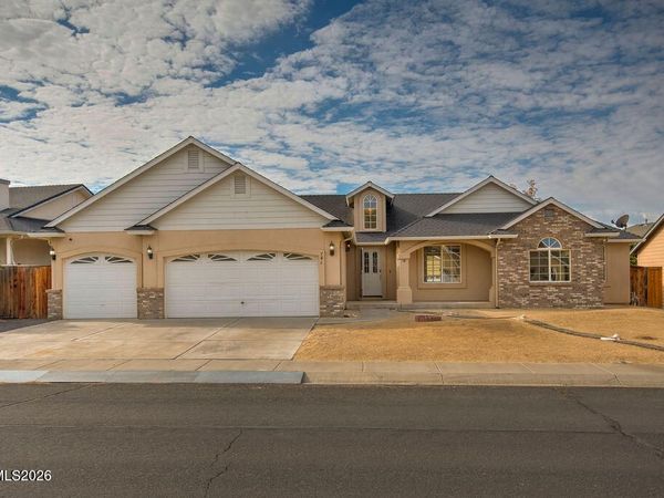 741 Divot Drive, Fernley, NV 89408