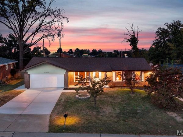 1125 Hawkstone Lane, Unincorporated, MO 63125
