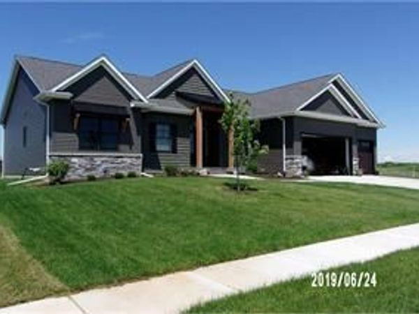7228 Alvie Court , Bettendorf, IA 52722