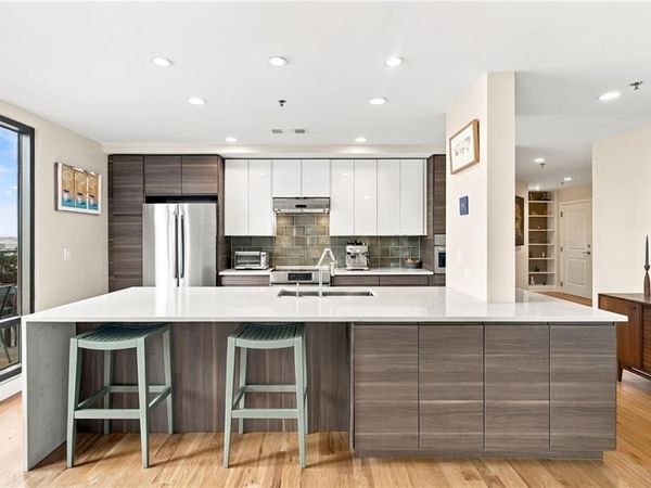 565 Peachtree Street NE, Unit 702, Atlanta, GA 30308