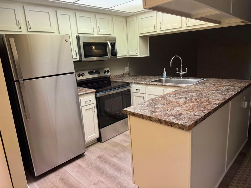 6486 Reflections Drive, Unit A, Dublin, OH 43017 Photo 3