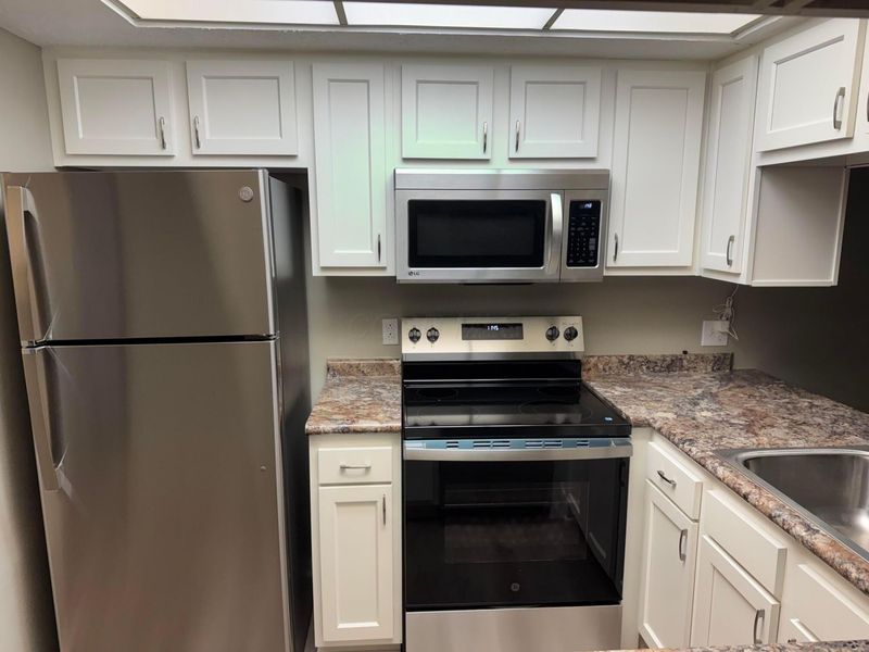 6486 Reflections Drive, Unit A, Dublin, OH 43017 Photo 7