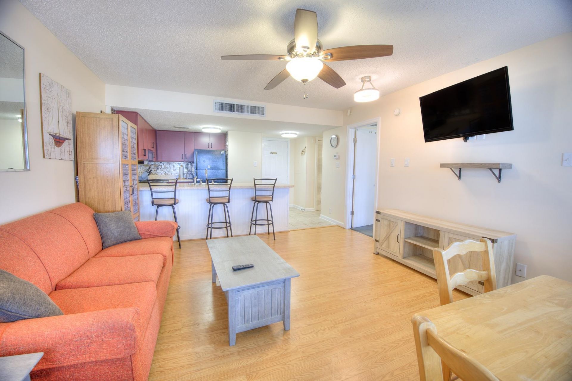 5905 S Kings Hwy.  Photo 4