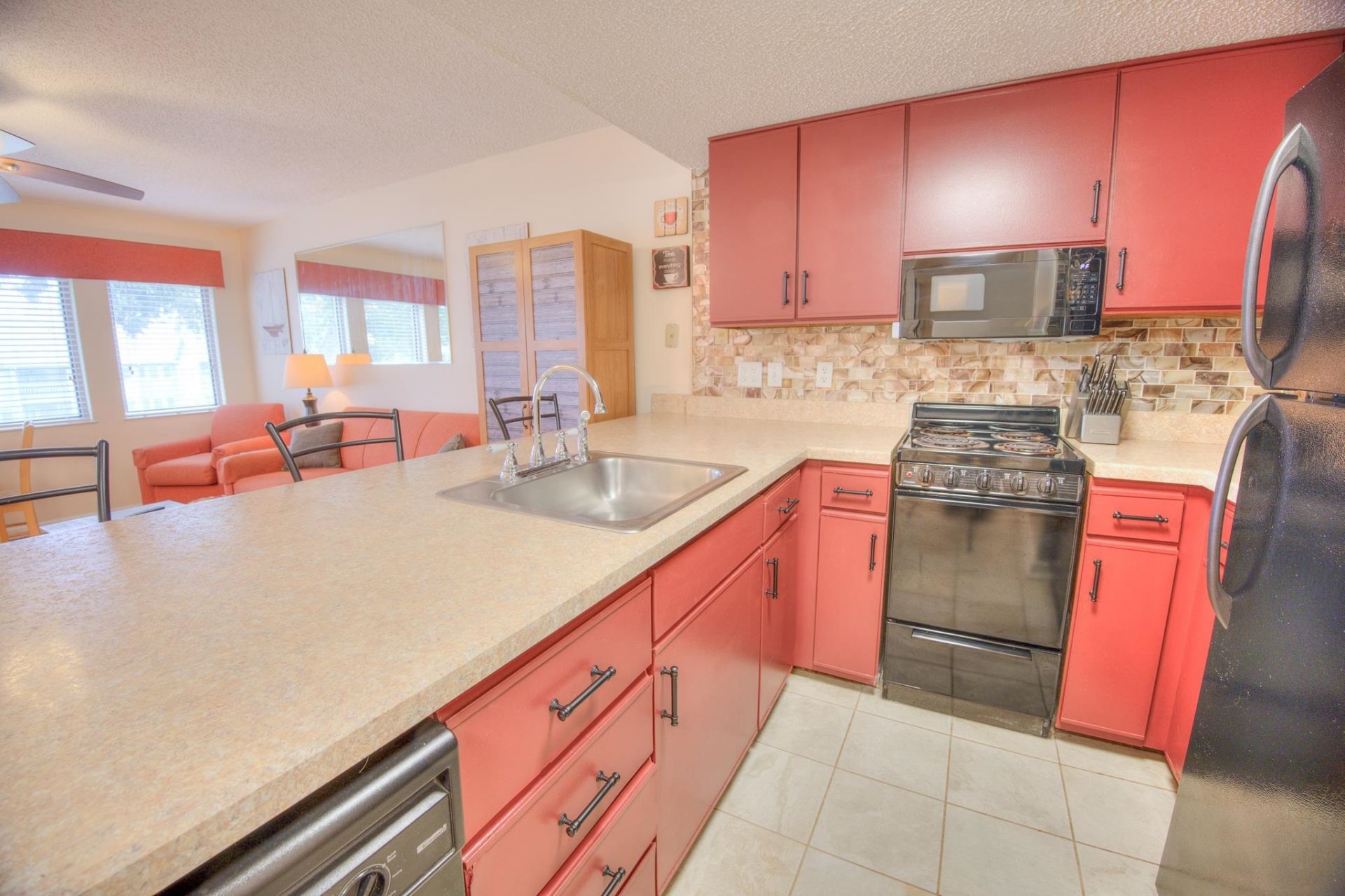 5905 S Kings Hwy.  Photo 6