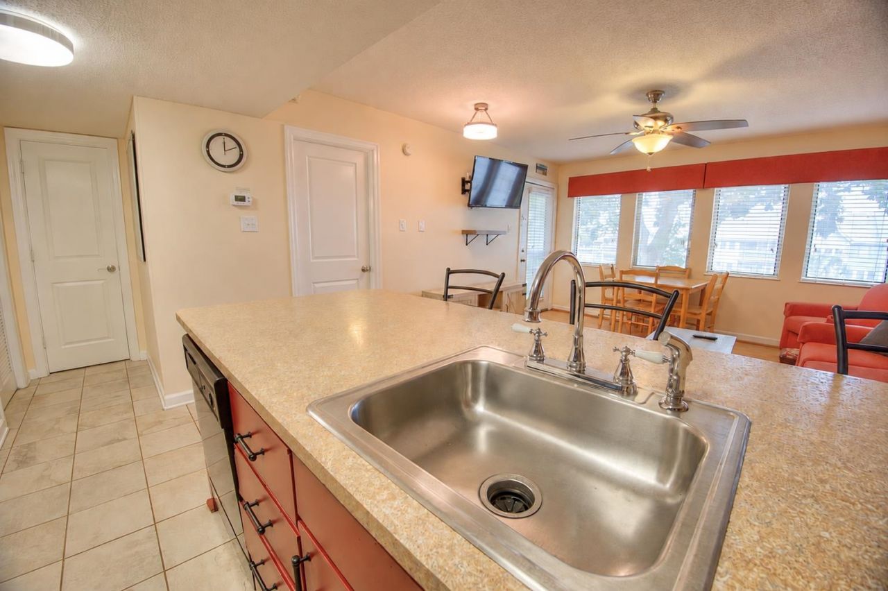 5905 S Kings Hwy.  Photo 7