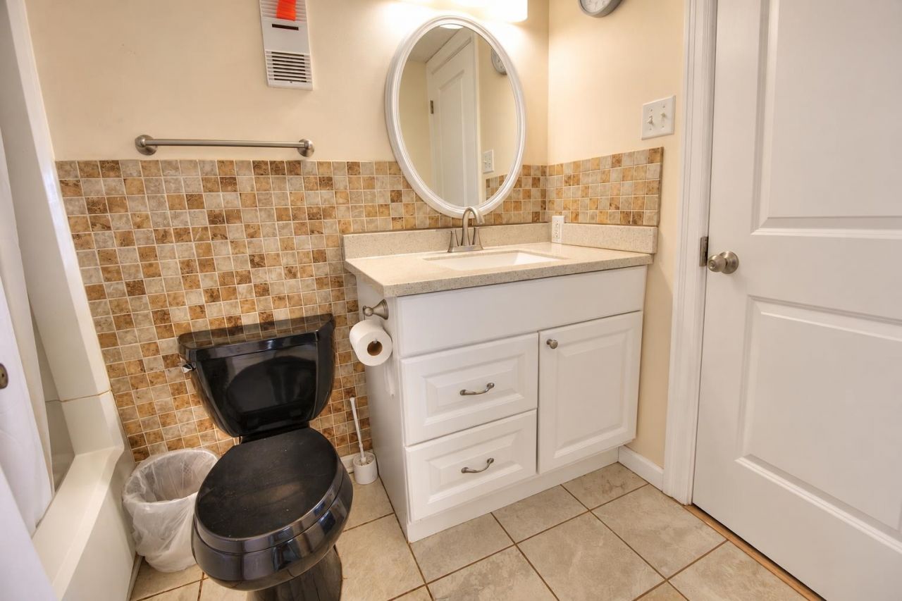 5905 S Kings Hwy.  Photo 8