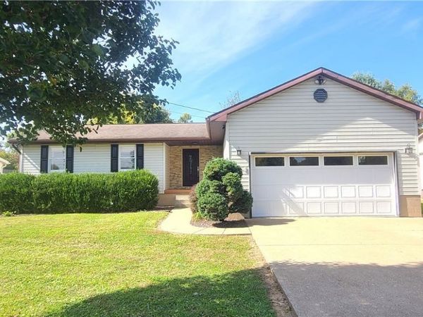 813 Barclay Street , Belpre, OH 45714