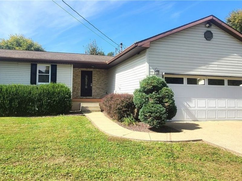 813 Barclay Street, Belpre, OH 45714 Photo 2