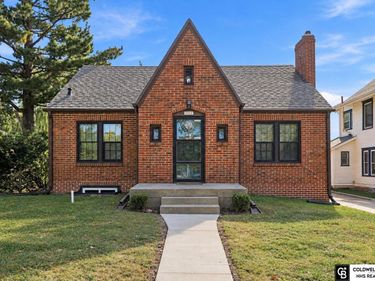 2111 Harwood Street, Lincoln, NE 68502