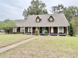 206 Sherwood Drive Columbus, MS 39705