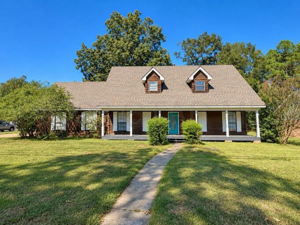 206 Sherwood Drive, Columbus, MS 39705