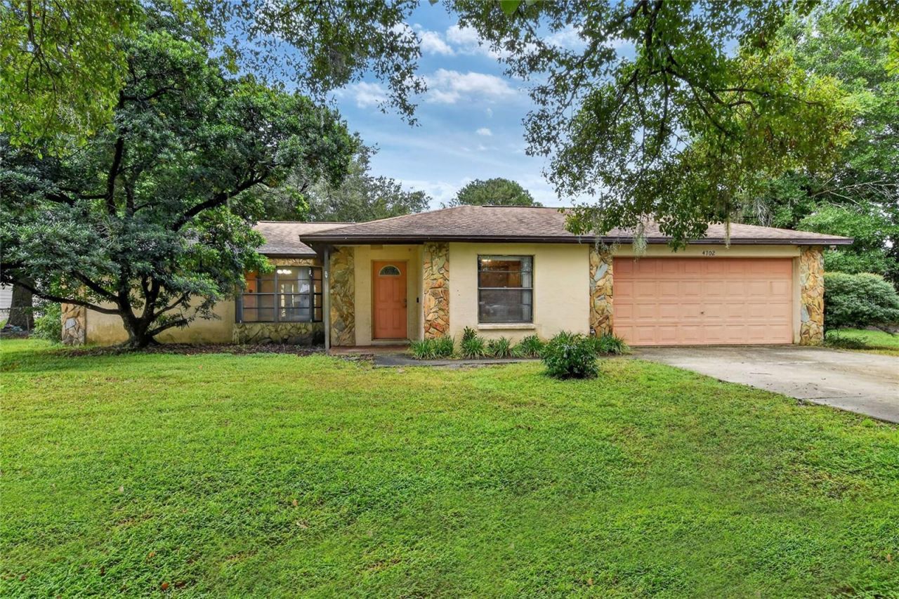 4702 Charro Lane, Plant City, FL 33565 Main Photo