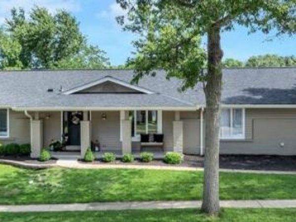15578 Summer Lake Drive, Chesterfield, MO 63017