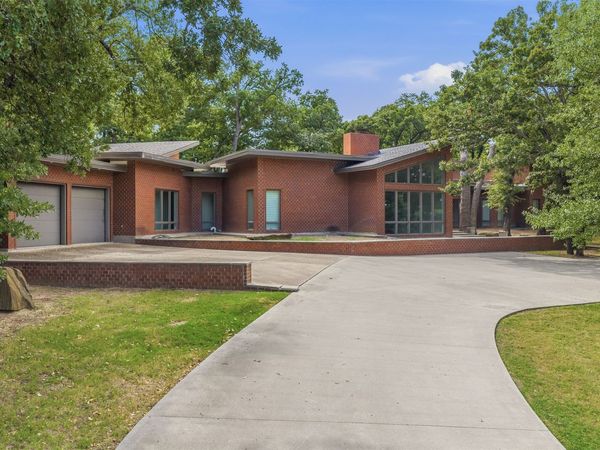 260 Country Club Road , Ardmore, OK 73401