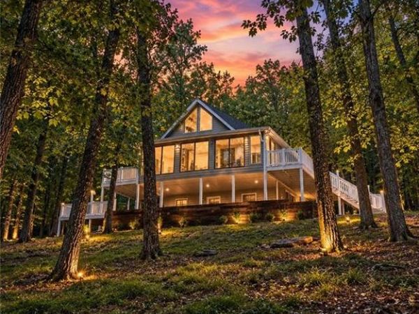 126 Louie Court, Waleska, GA 30183