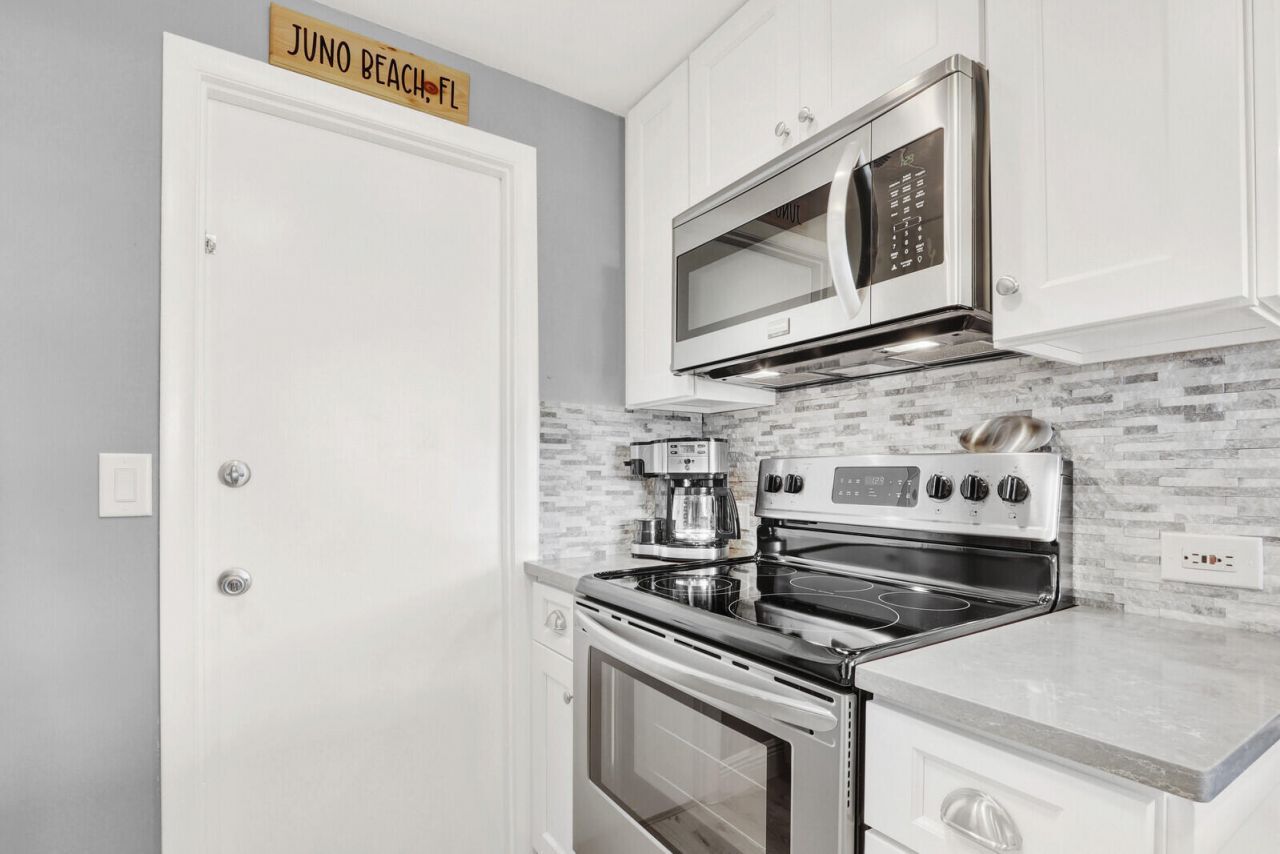 630 Ocean Drive, Unit 407, Juno Beach, FL 33408 Photo