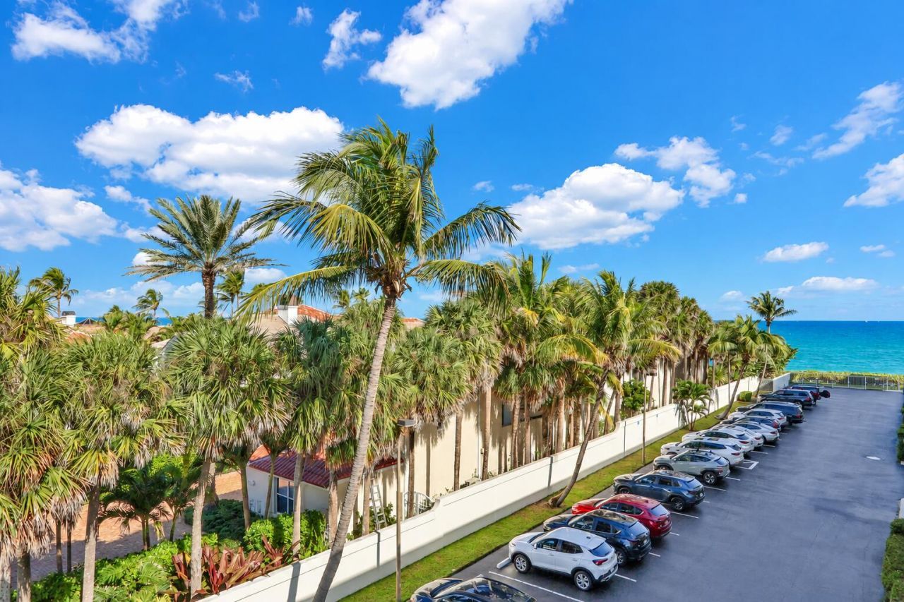 630 Ocean Drive, Unit 407, Juno Beach, FL 33408 Photo