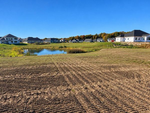 1019 Pleasant Valley Rd, Unit 1020 Candl, Grafton, WI 53024