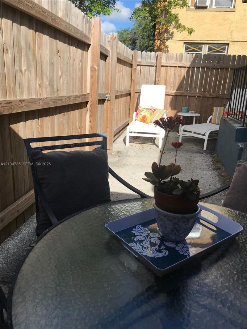 1635 SW 6th St , Unit 3, Miami, FL 33135 Photo