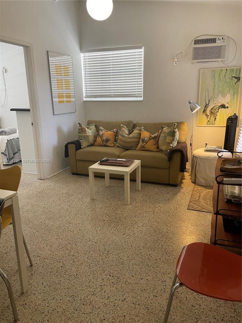 1635 SW 6th St , Unit 3, Miami, FL 33135 Photo