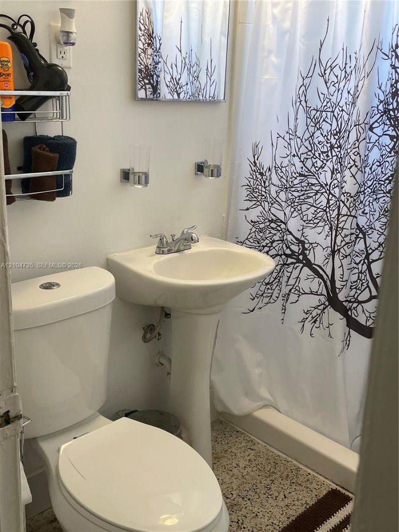 1635 SW 6th St , Unit 3, Miami, FL 33135 Photo