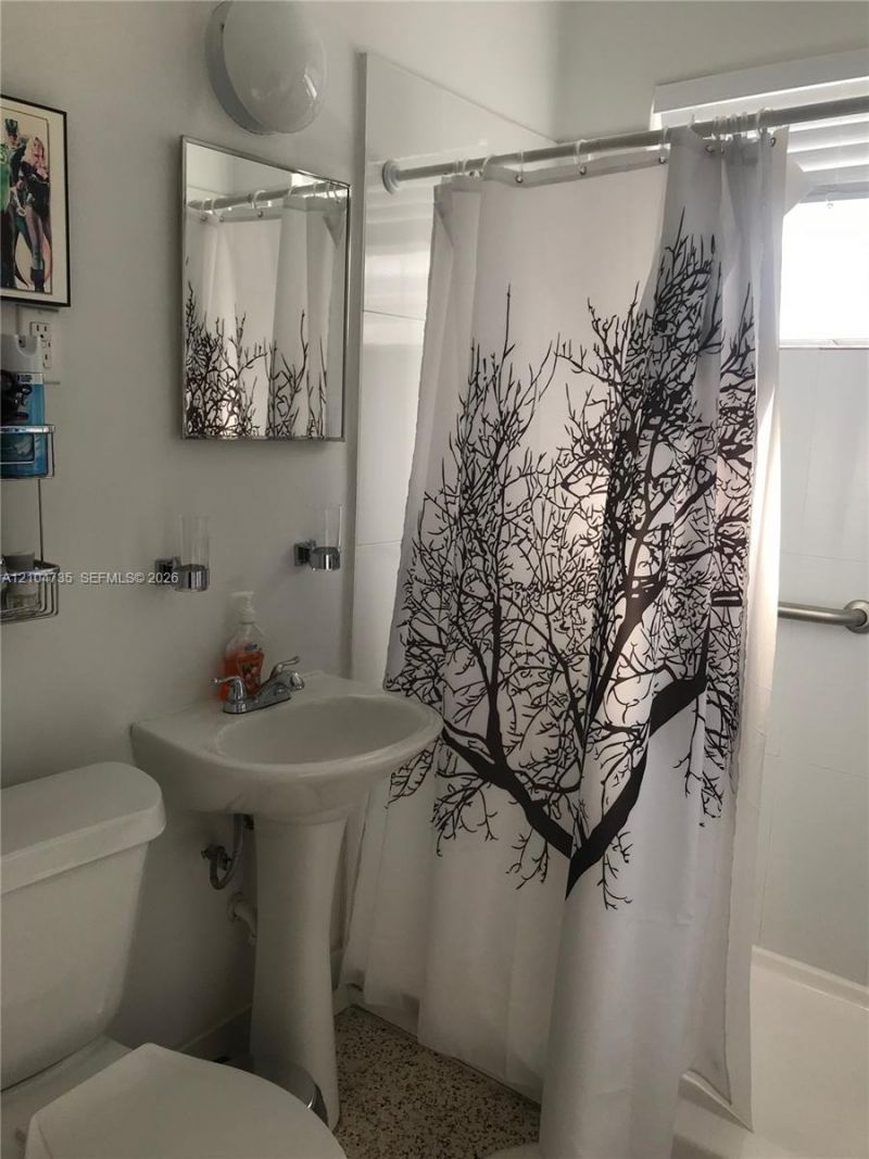 1635 SW 6th St , Unit 3, Miami, FL 33135 Photo
