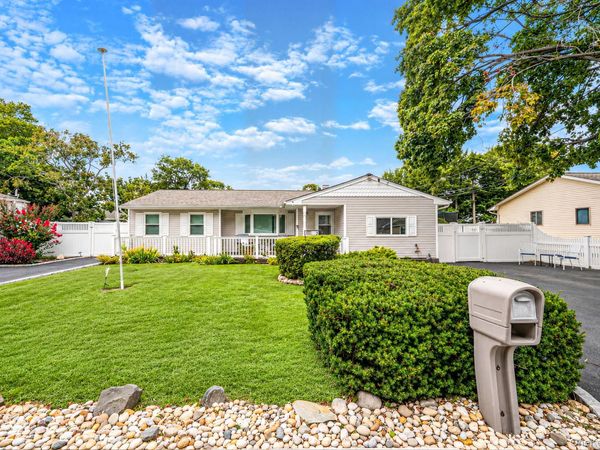179 Ford Street , Holbrook, NY 11741