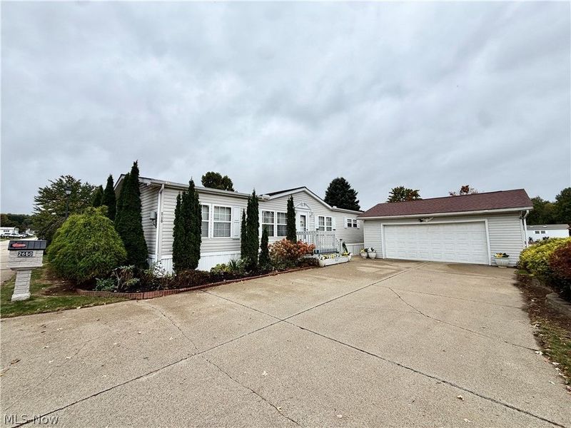 2650 Lake Breeze Drive, Madison, OH 44057 Photo 1