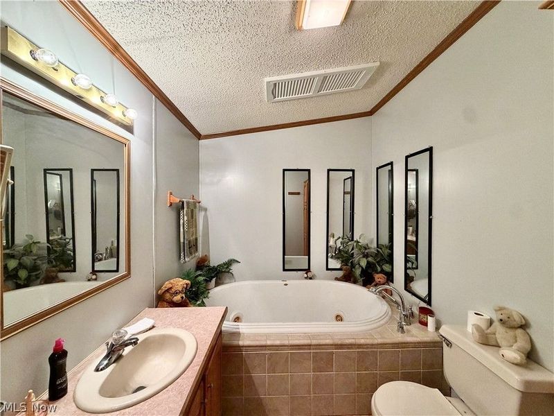 2650 Lake Breeze Drive, Madison, OH 44057 Photo 12