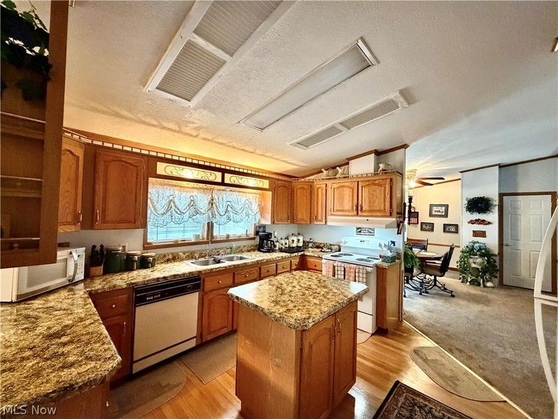 2650 Lake Breeze Drive, Madison, OH 44057 Photo 5