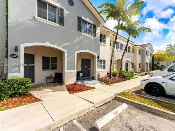 1687 SE 30th St , Homestead, FL 33035