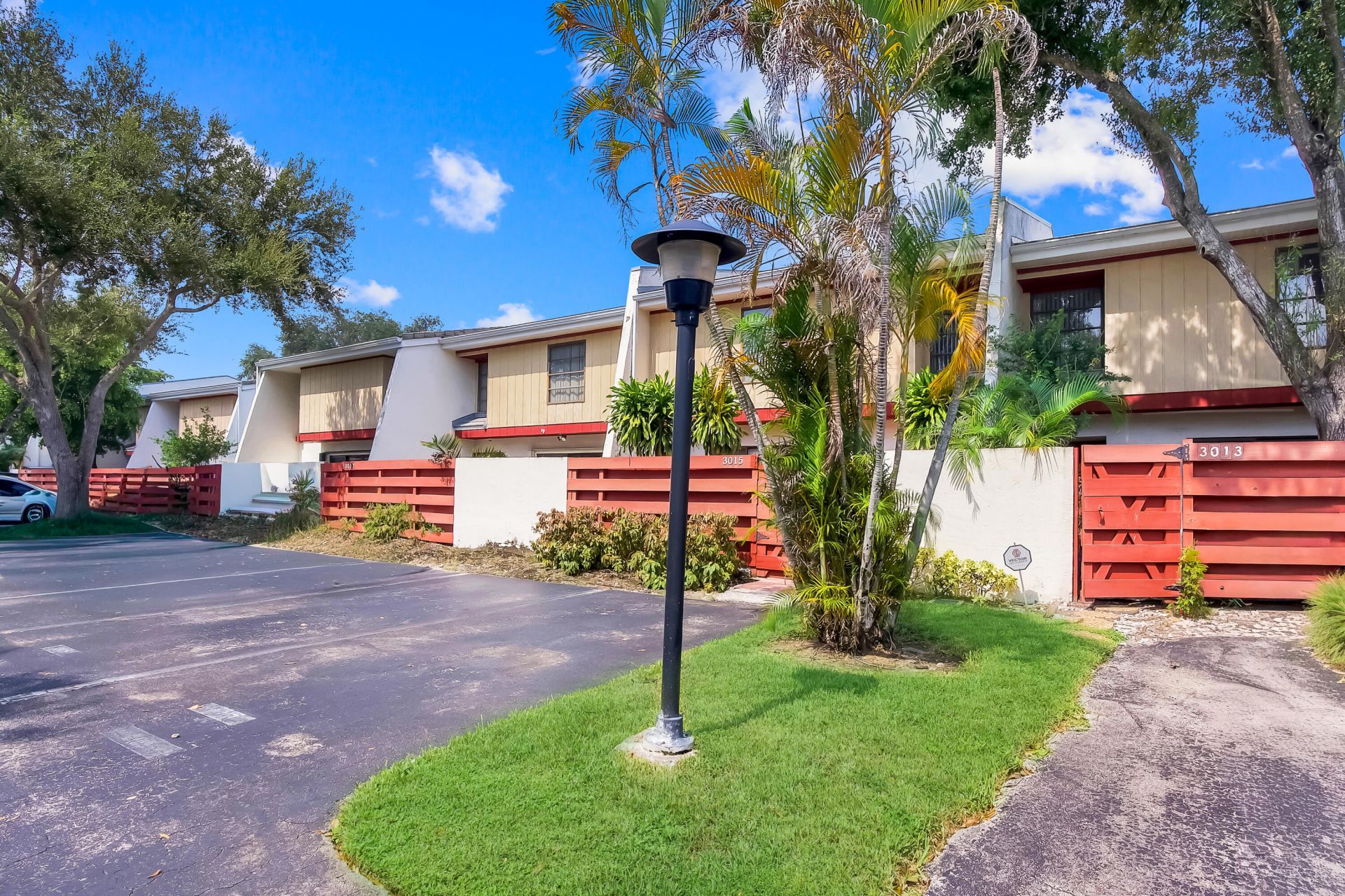3015 Oaktree Lane, Unit 277, Hollywood, FL 33021 Photo