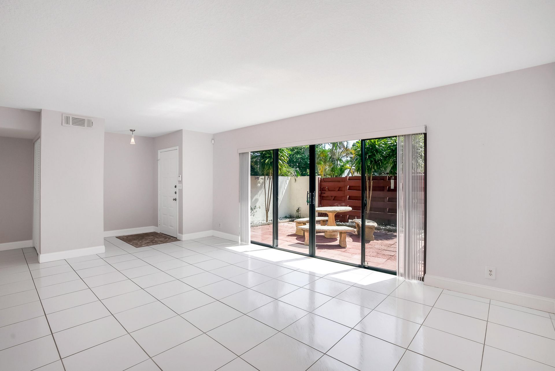 3015 Oaktree Lane, Unit 277, Hollywood, FL 33021 Photo